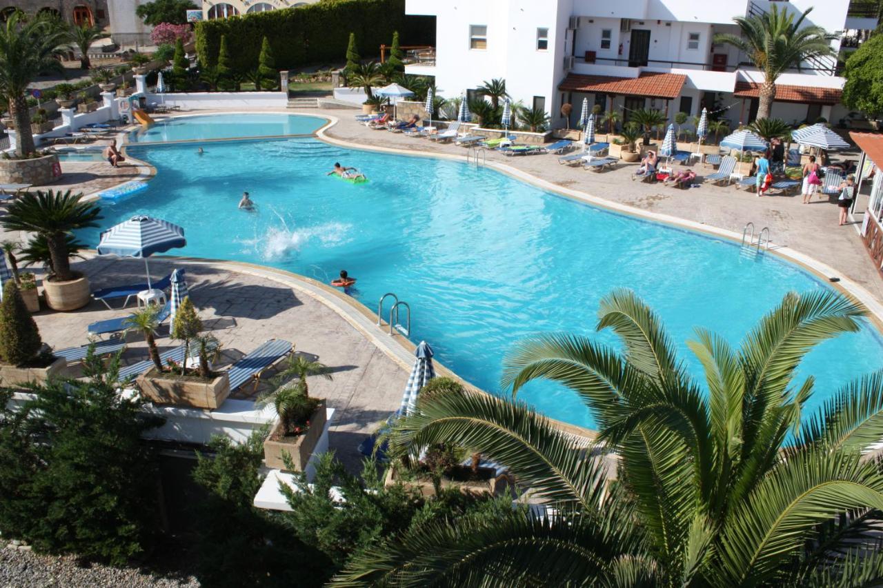 Coliseum Studios & Apartments Pefki Dış mekan fotoğraf