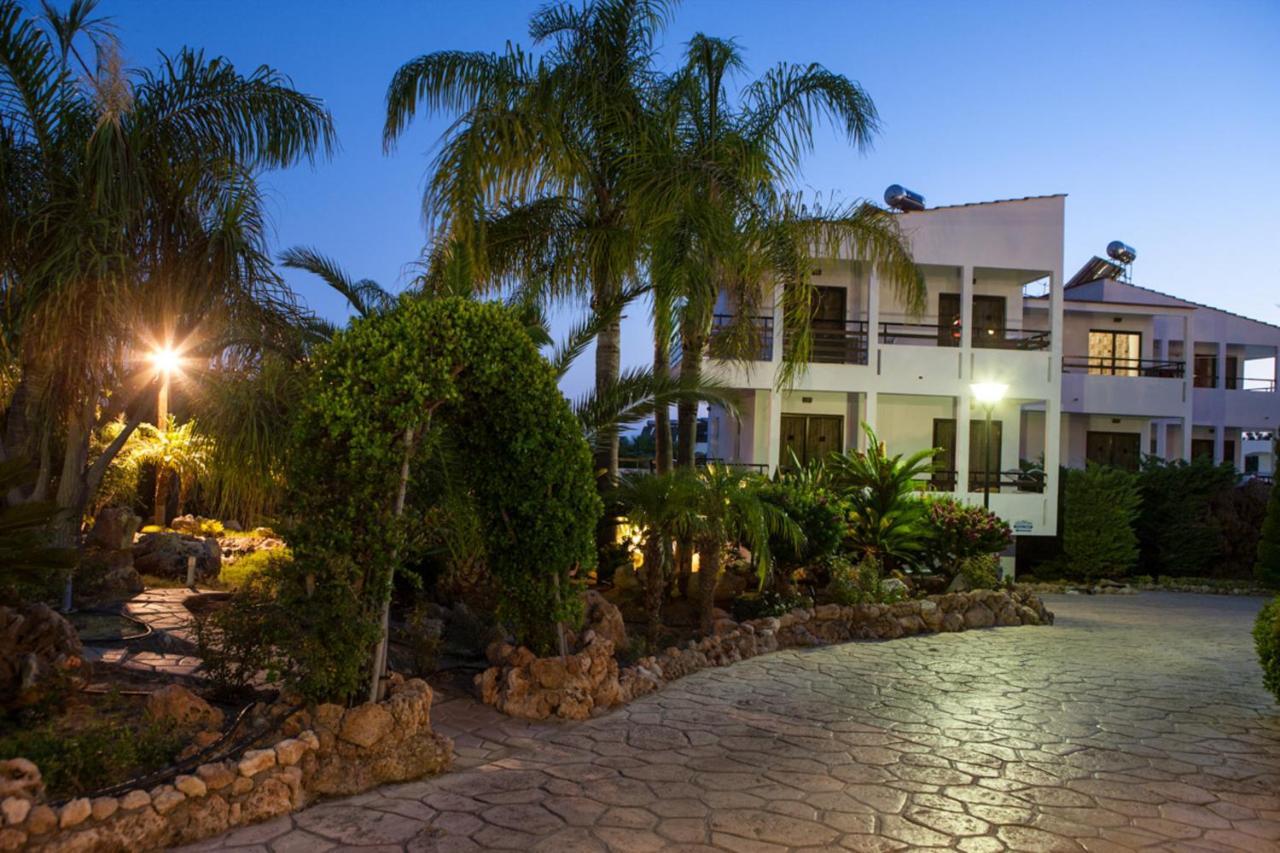 Coliseum Studios & Apartments Pefki Dış mekan fotoğraf