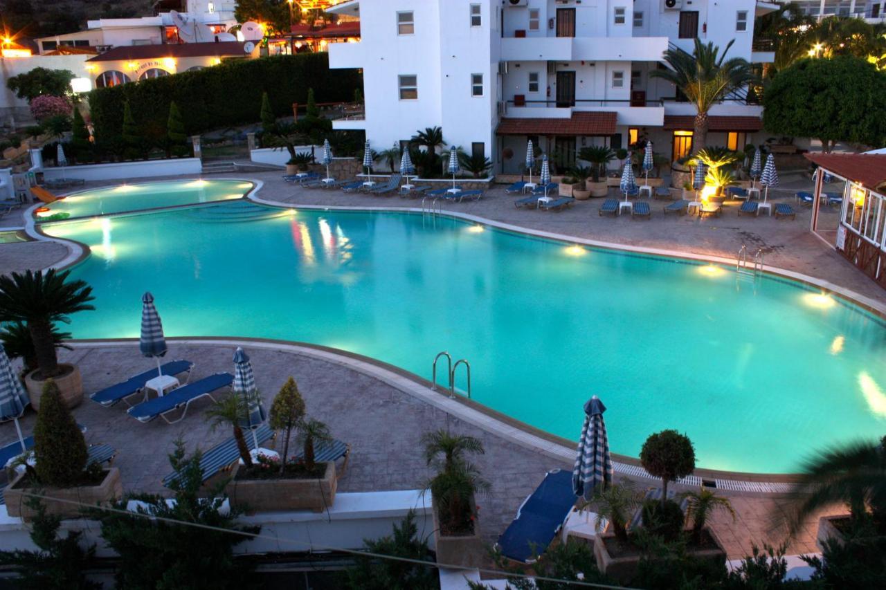 Coliseum Studios & Apartments Pefki Dış mekan fotoğraf