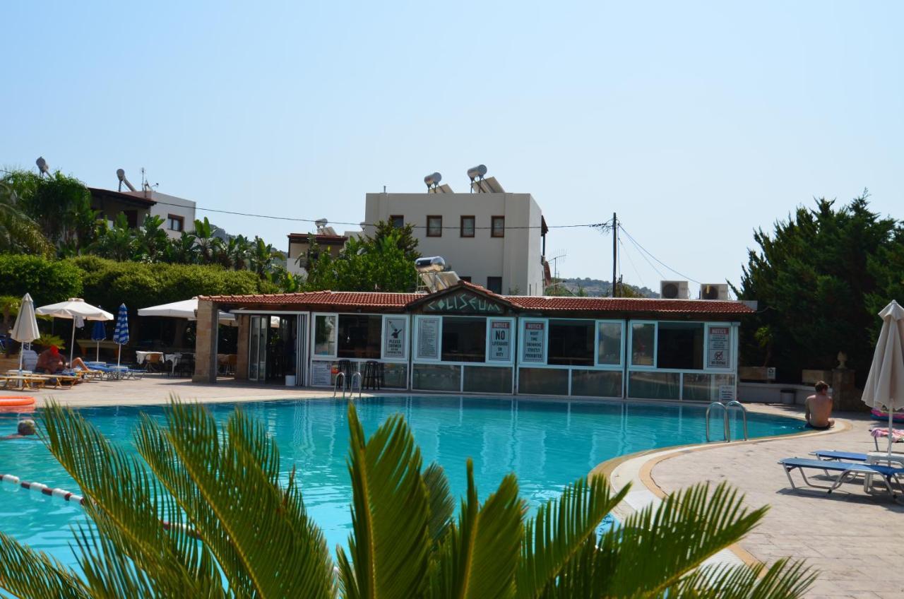 Coliseum Studios & Apartments Pefki Dış mekan fotoğraf