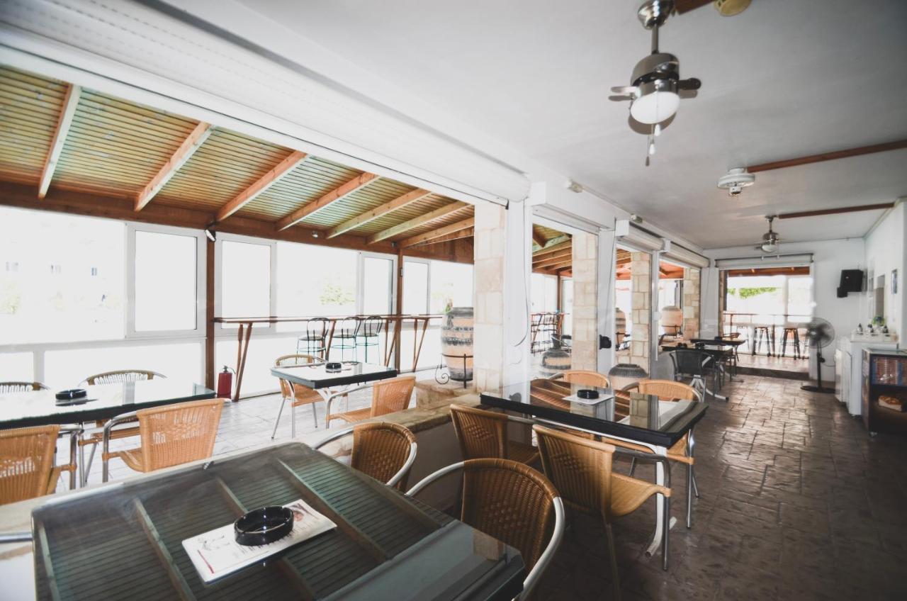 Coliseum Studios & Apartments Pefki Dış mekan fotoğraf