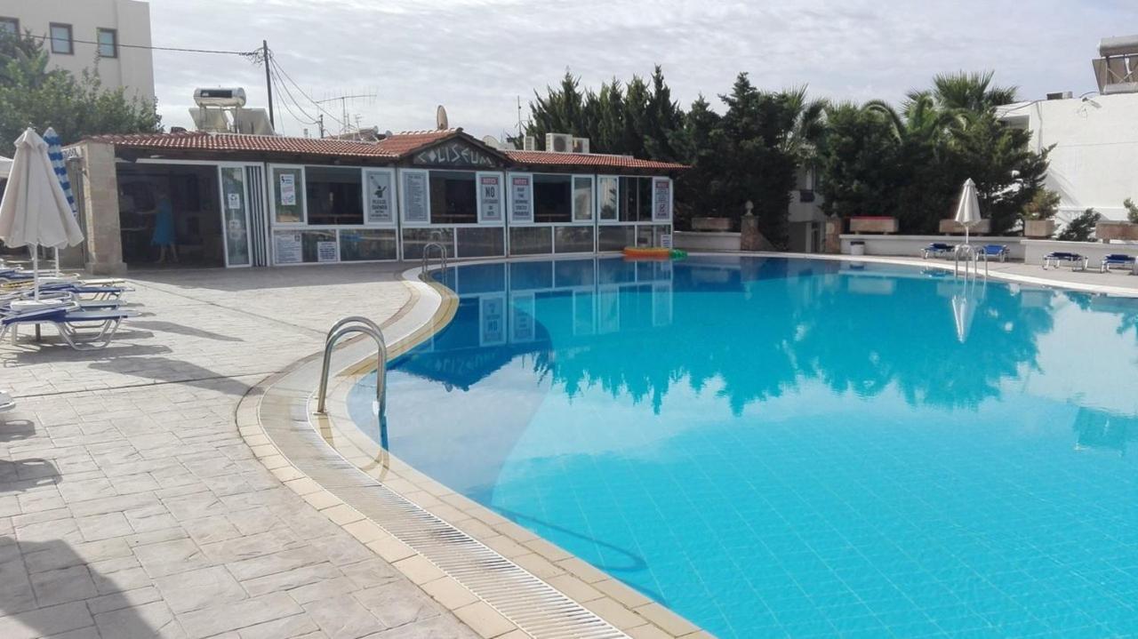 Coliseum Studios & Apartments Pefki Dış mekan fotoğraf